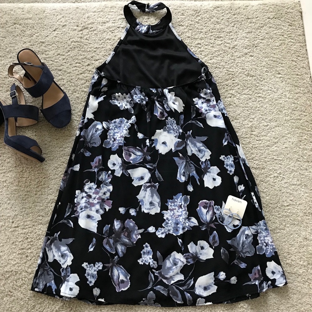 ♥️Size SM♥️Halter Neck Black Floral Skater Dress - Picture 5 of 7